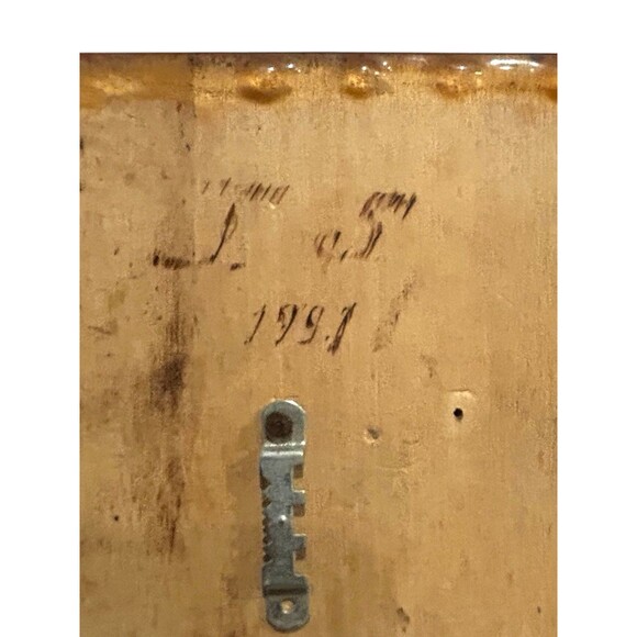 Vtg Native American Wood Burning Painting Head Dress Signed Heavy Lacquer 1991 - Picture 8 of 10